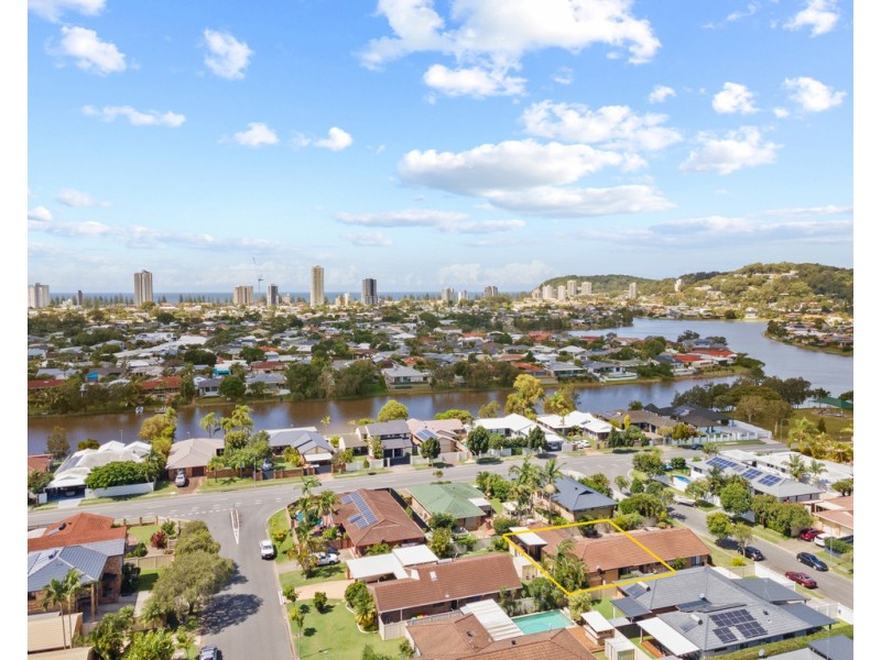 1/3 Wagtail Court, Burleigh Waters QLD 4220