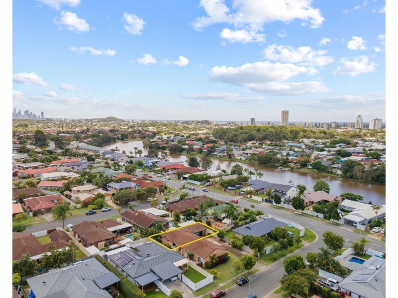 1/3 Wagtail Court, Burleigh Waters QLD 4220
