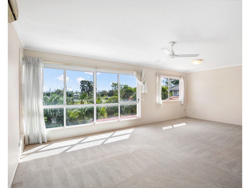 5 Cessnock Close, Mermaid Waters QLD 4218