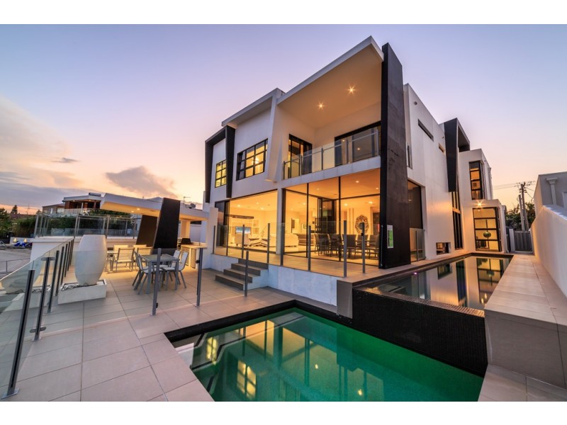 91 Gibraltar Drive, Isle Of Capri QLD 4217