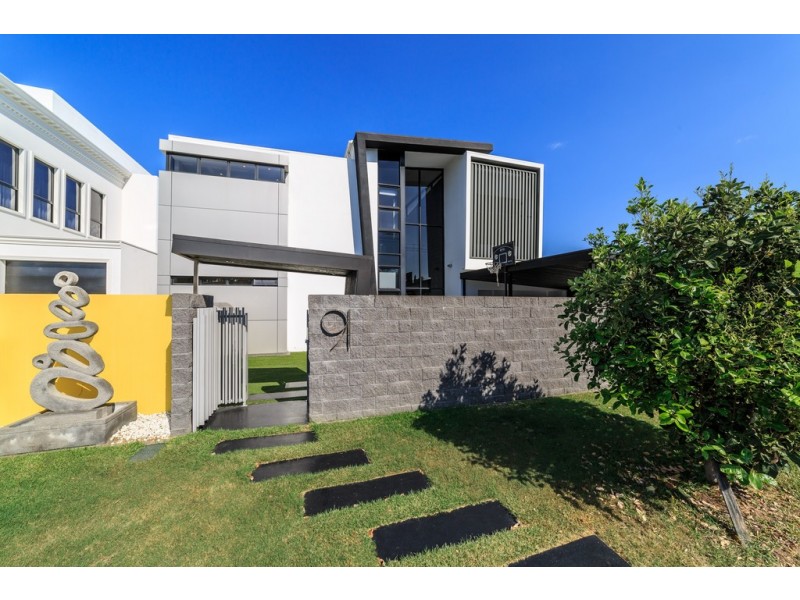 91 Gibraltar Drive, Isle Of Capri QLD 4217