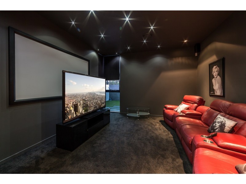 91 Gibraltar Drive, Isle Of Capri QLD 4217