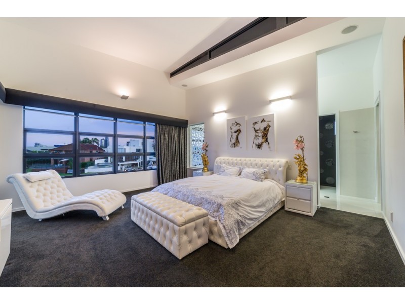 91 Gibraltar Drive, Isle Of Capri QLD 4217