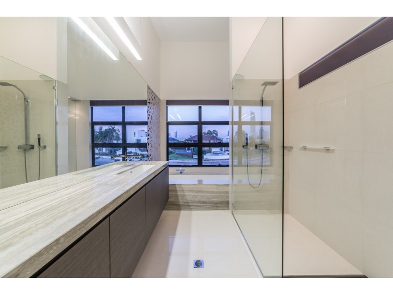 91 Gibraltar Drive, Isle Of Capri QLD 4217