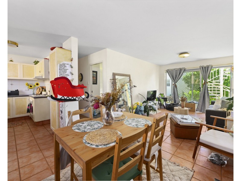 1,2,3 and 4/20 Mary Avenue, Broadbeach QLD 4218