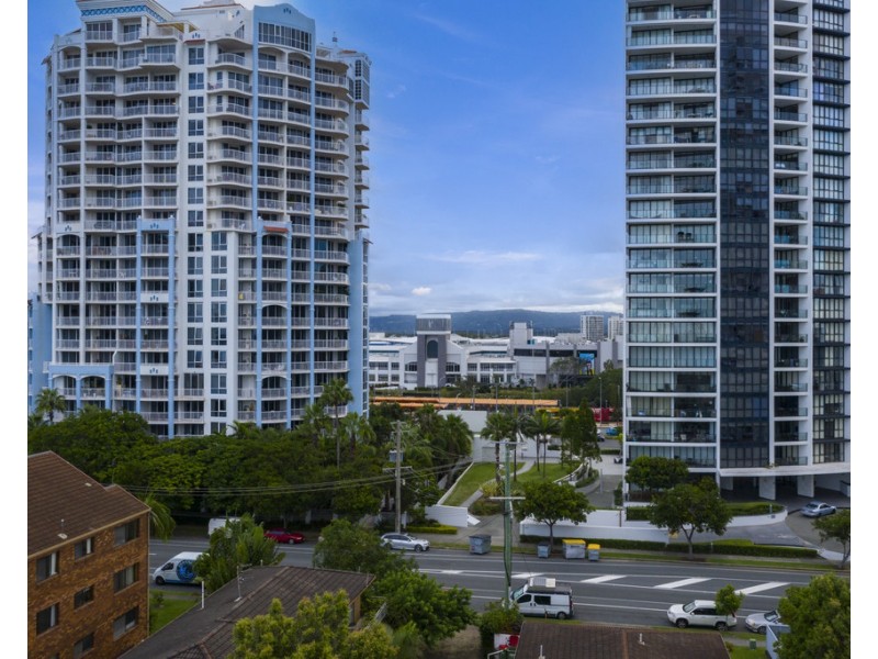 1,2,3 and 4/20 Mary Avenue, Broadbeach QLD 4218
