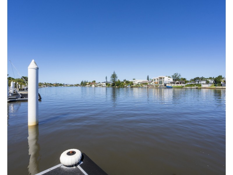 74 Cabana Boulevard, Benowa QLD 4217