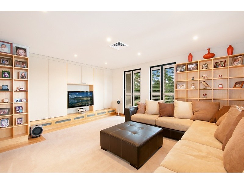 20 Marseille Court, Sorrento QLD 4217