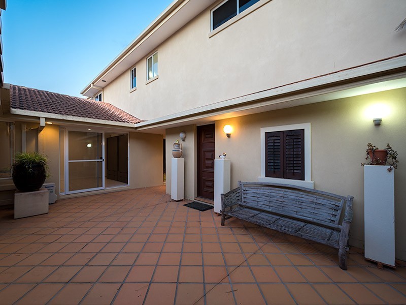 106 Upton Street, Bundall QLD 4217