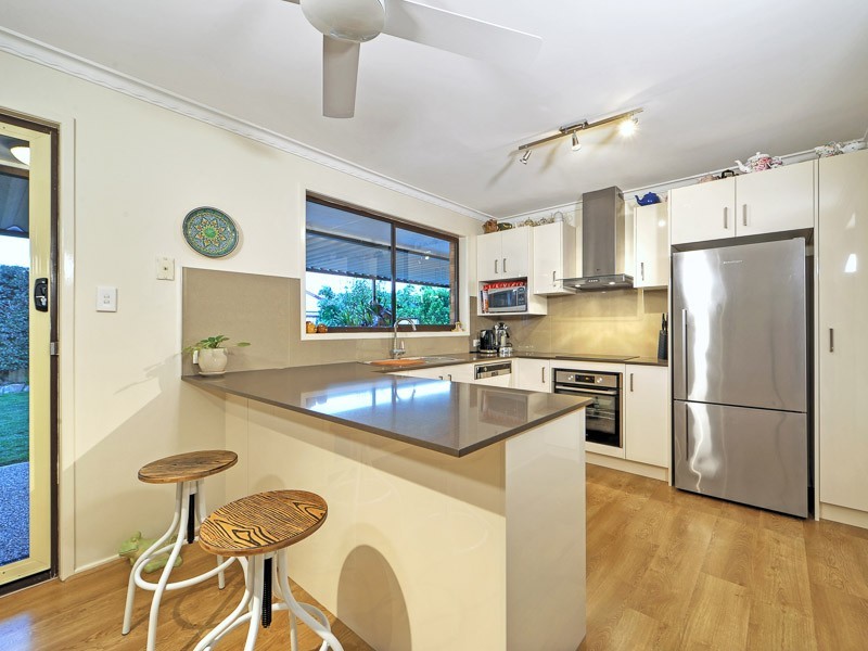 17 Bowline Road, Mermaid Waters QLD 4218