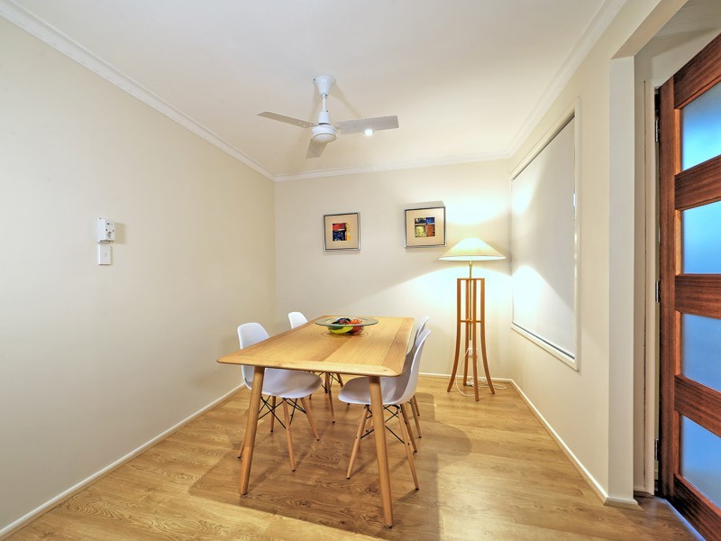 17 Bowline Road, Mermaid Waters QLD 4218