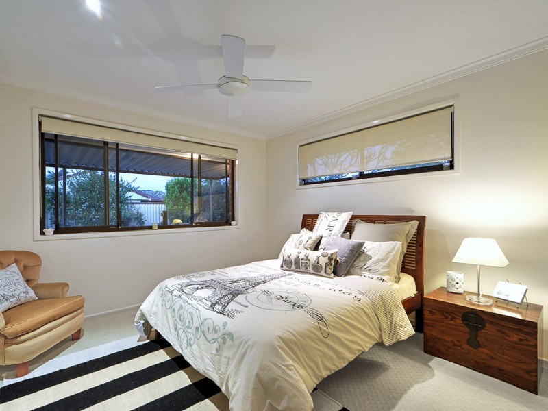 17 Bowline Road, Mermaid Waters QLD 4218