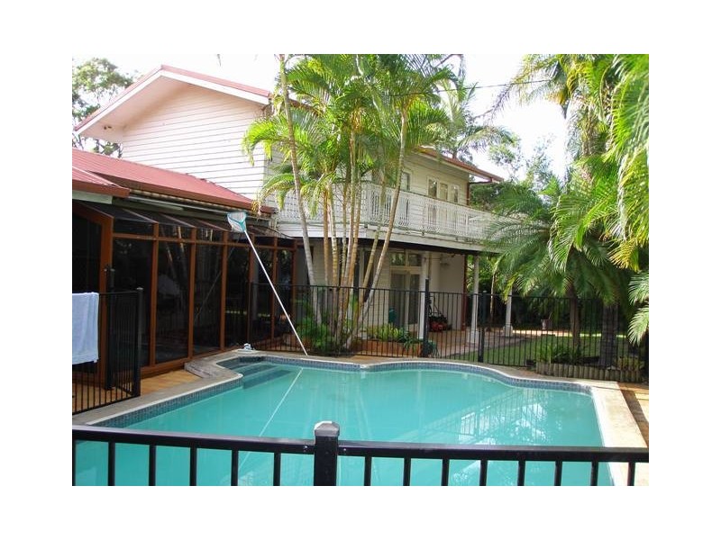 4 Hilltop Street, Labrador QLD 4215
