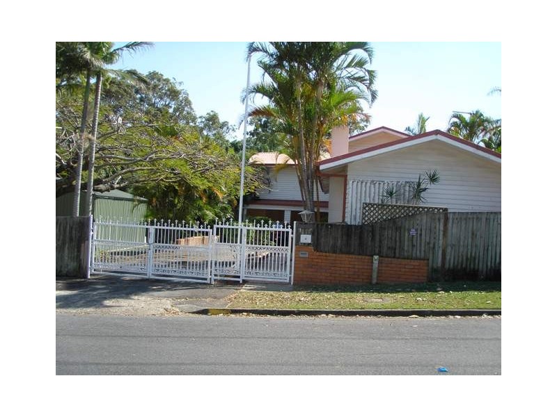 4 Hilltop Street, Labrador QLD 4215