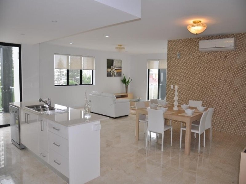 3 Beach Parade, Surfers Paradise QLD 4217