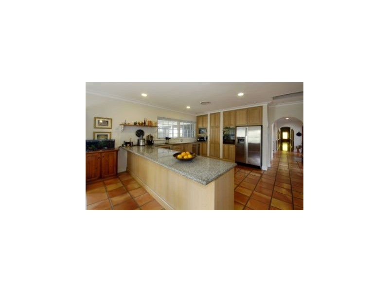 19 Wildash Street, Southport QLD 4215