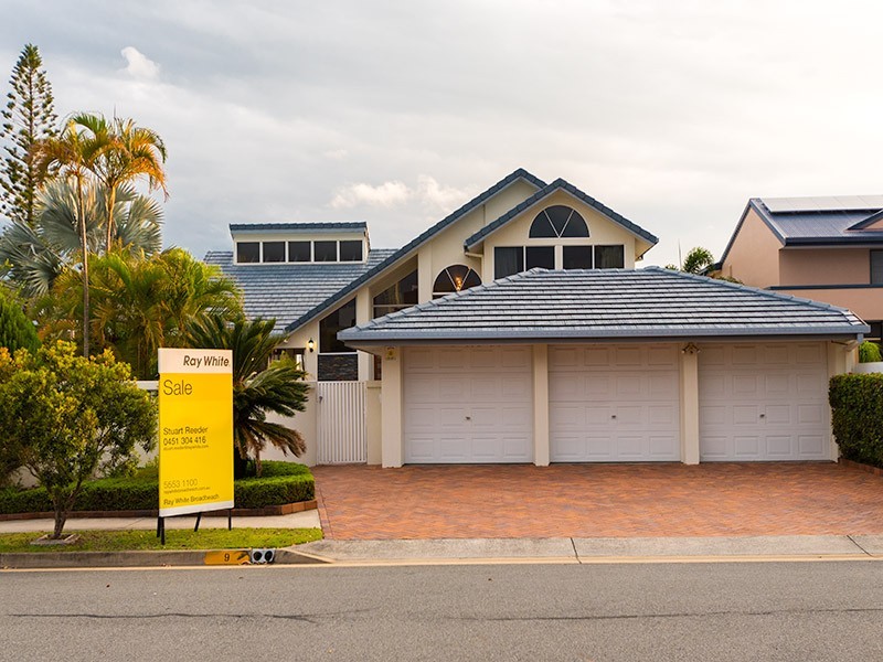 9 Bal Harbour, Broadbeach Waters QLD 4218