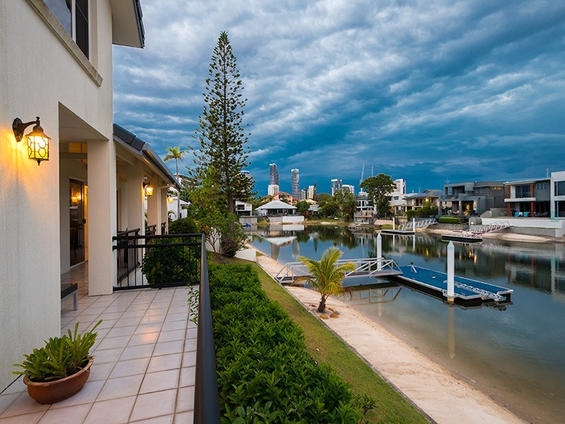 9 Bal Harbour, Broadbeach Waters QLD 4218