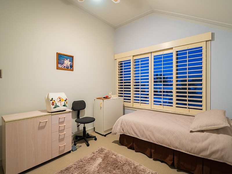 9 Bal Harbour, Broadbeach Waters QLD 4218