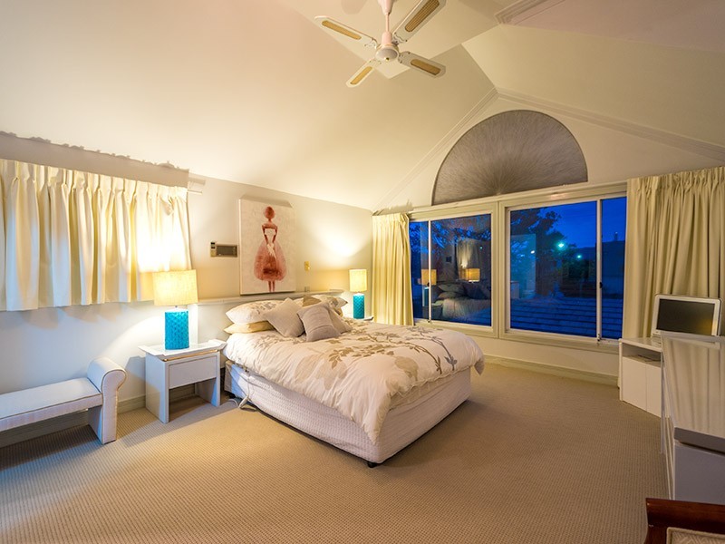 9 Bal Harbour, Broadbeach Waters QLD 4218