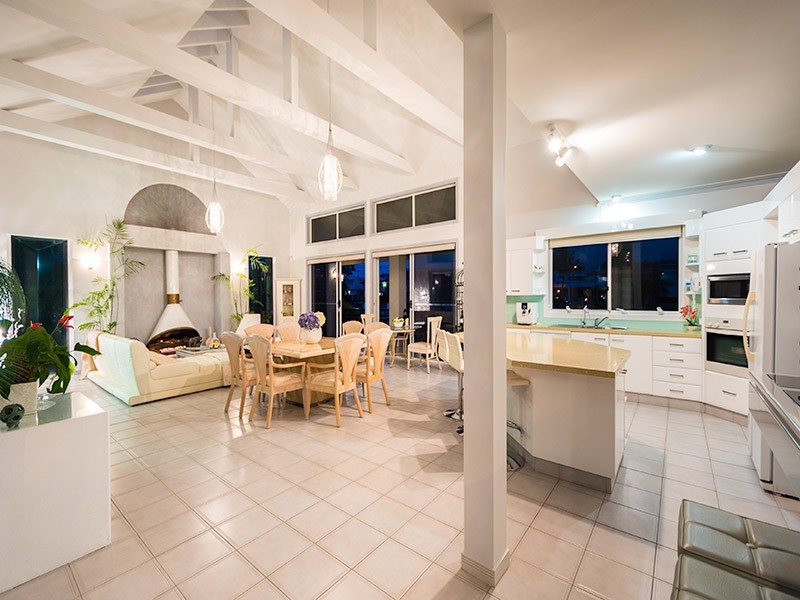 9 Bal Harbour, Broadbeach Waters QLD 4218