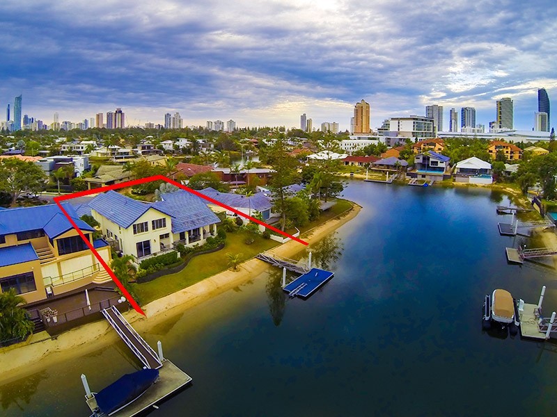 9 Bal Harbour, Broadbeach Waters QLD 4218