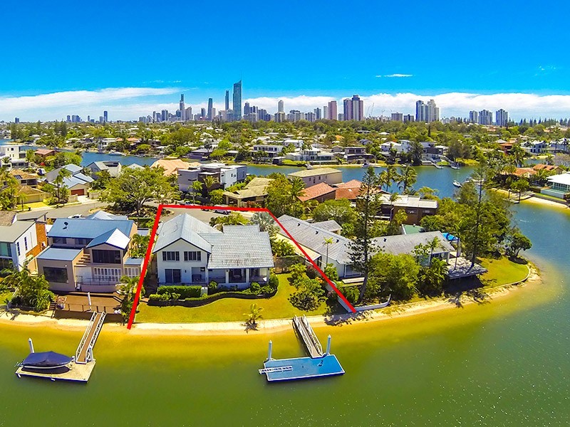 9 Bal Harbour, Broadbeach Waters QLD 4218