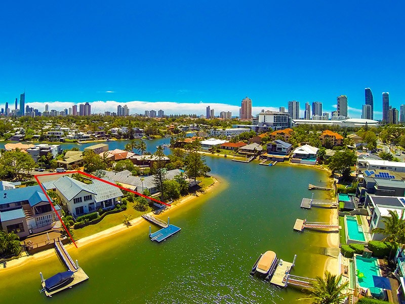 9 Bal Harbour, Broadbeach Waters QLD 4218