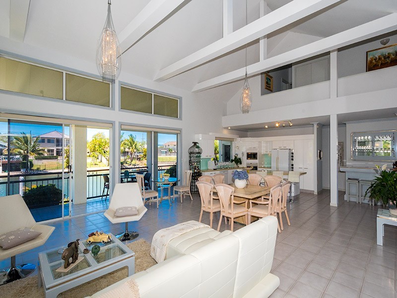 9 Bal Harbour, Broadbeach Waters QLD 4218