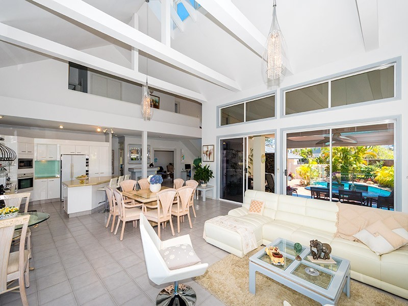 9 Bal Harbour, Broadbeach Waters QLD 4218