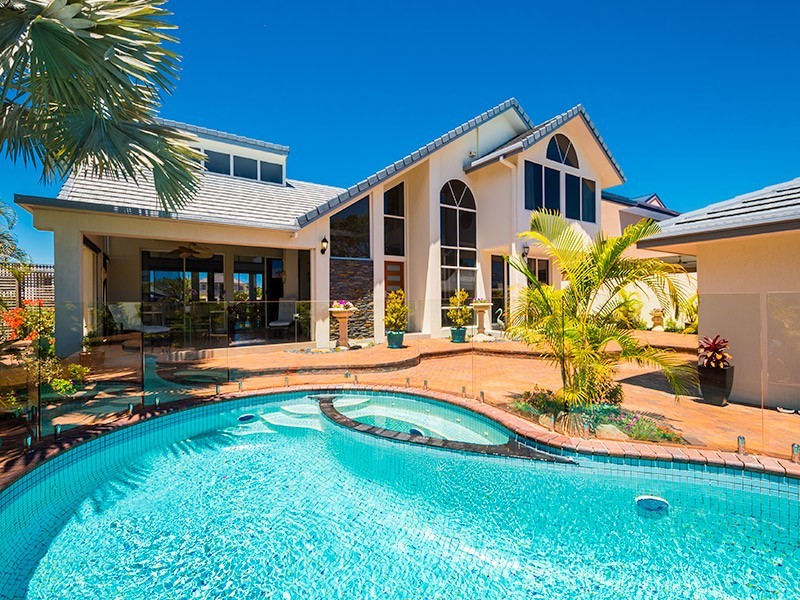 9 Bal Harbour, Broadbeach Waters QLD 4218