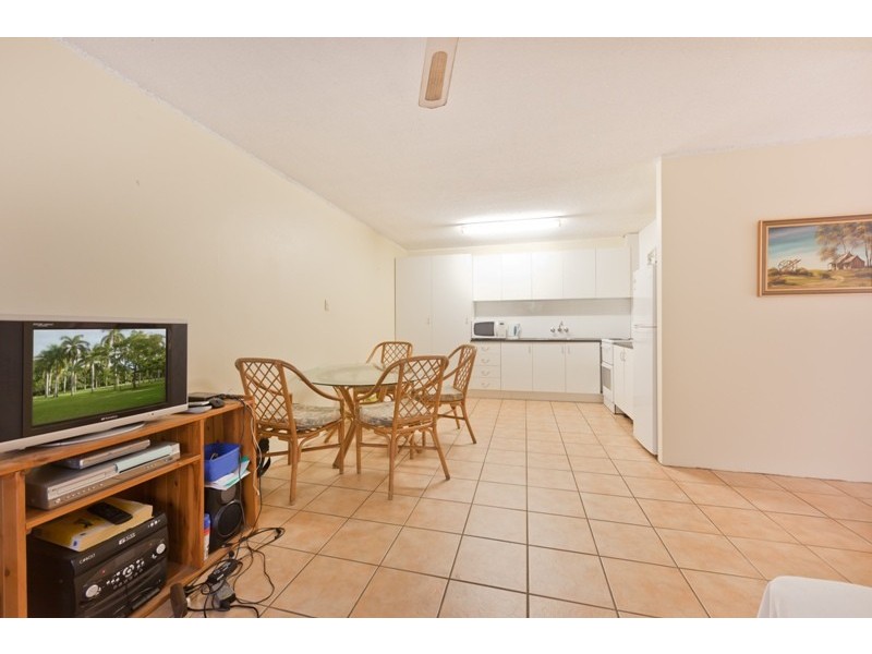 2 ‘Eva’, 26 Leonard Avenue, Surfers Paradise QLD 4217