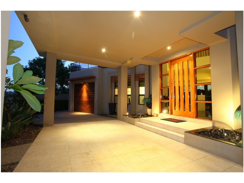 27 Lakelands Drive, Merrimac QLD 4226