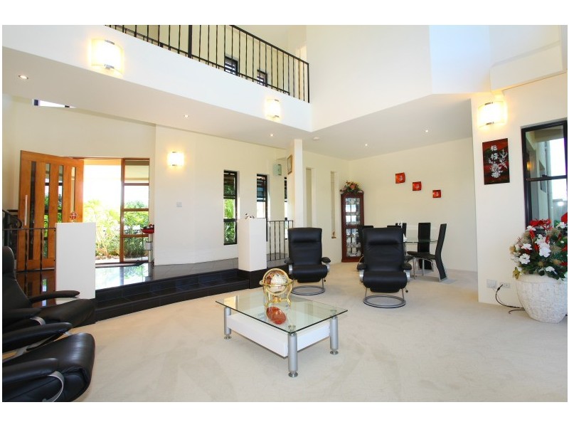 27 Lakelands Drive, Merrimac QLD 4226