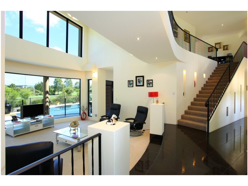 27 Lakelands Drive, Merrimac QLD 4226