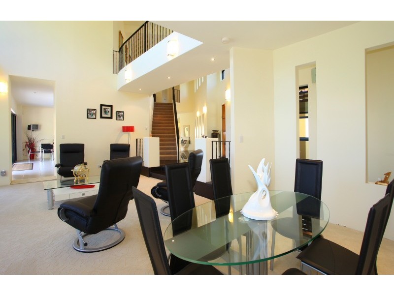 27 Lakelands Drive, Merrimac QLD 4226