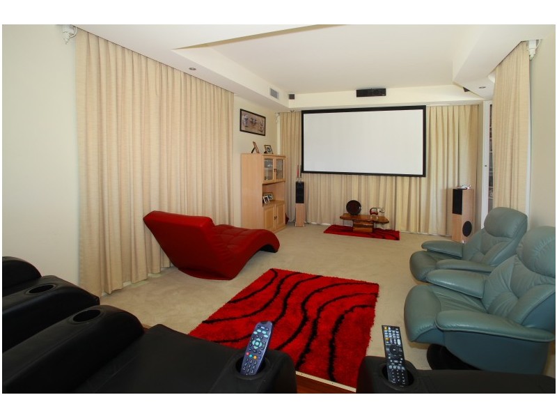 27 Lakelands Drive, Merrimac QLD 4226