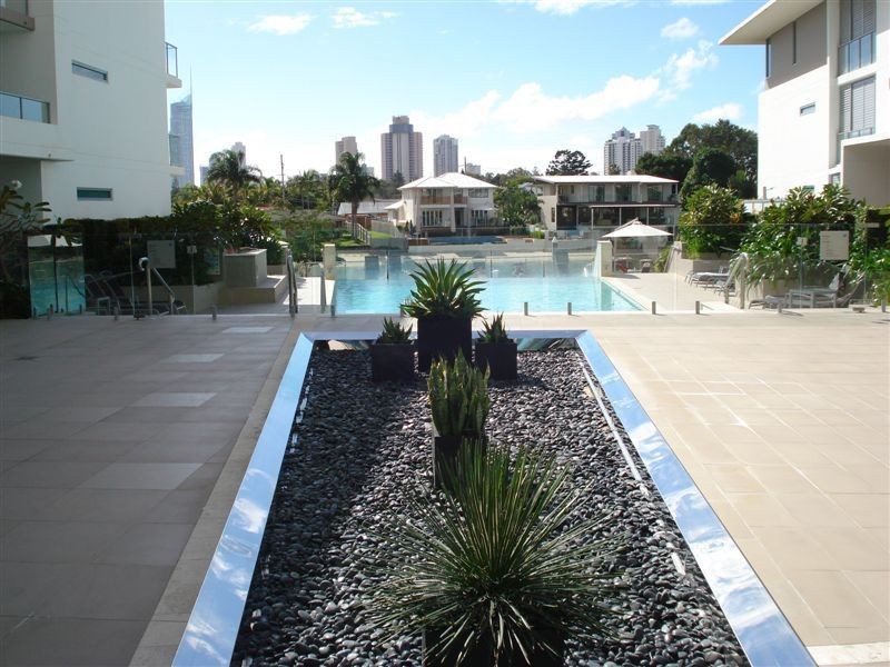 14 Fresh Water Point, 33 T E Peters Dirive, Broadbeach Waters QLD 4218