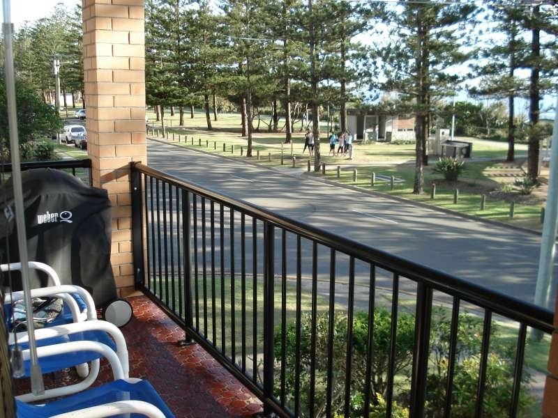 3/162 The Esplanade, Burleigh Heads QLD 4220