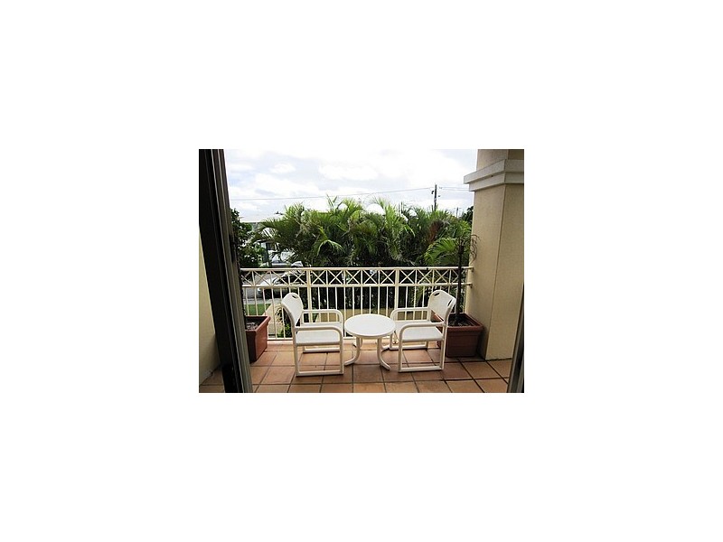 4/16 Lavarack Road, Nobby Beach QLD 4218