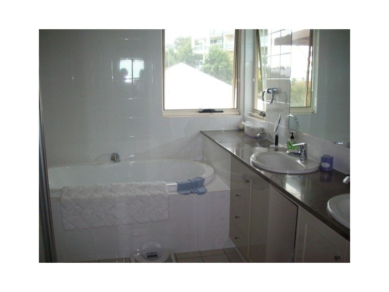 6114 Badon Village, Benowa QLD 4217