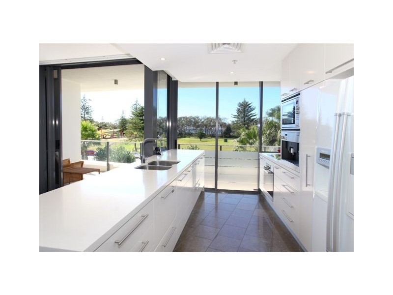 1/173 Old Burleigh Road, Broadbeach QLD 4218