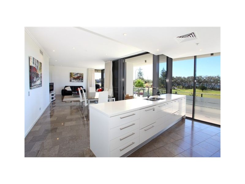 1/173 Old Burleigh Road, Broadbeach QLD 4218