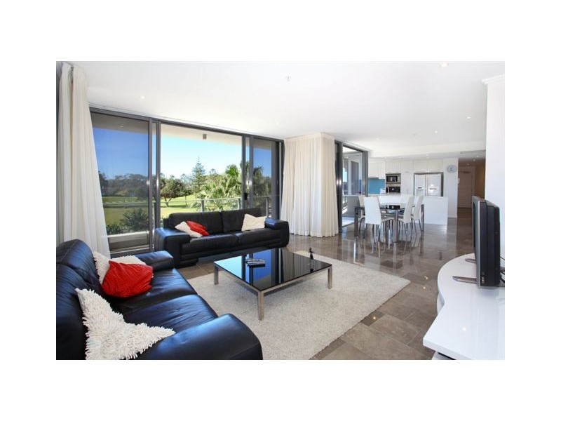 1/173 Old Burleigh Road, Broadbeach QLD 4218