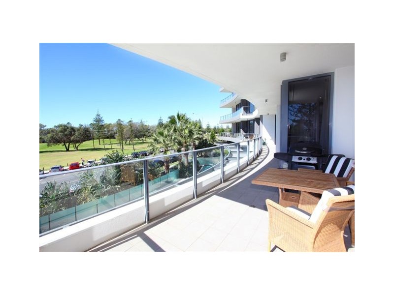 1/173 Old Burleigh Road, Broadbeach QLD 4218