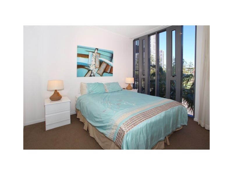 1/173 Old Burleigh Road, Broadbeach QLD 4218