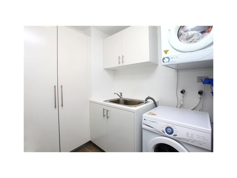 1/173 Old Burleigh Road, Broadbeach QLD 4218