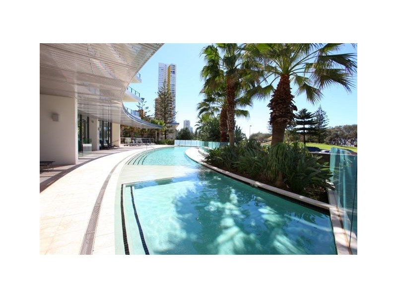 1/173 Old Burleigh Road, Broadbeach QLD 4218