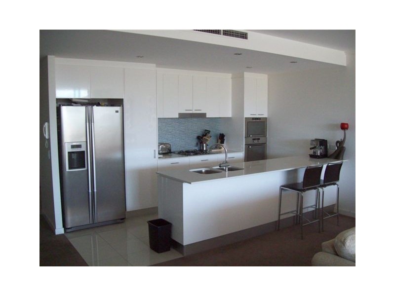 Villa 6 Freshwater 33 TE Peters Drive, Broadbeach Waters QLD 4218