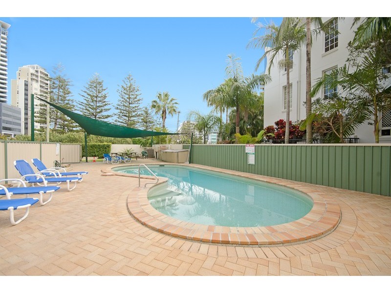 7 ‘Queensleigh’, 5 Queensland Avenue, Broadbeach QLD 4218